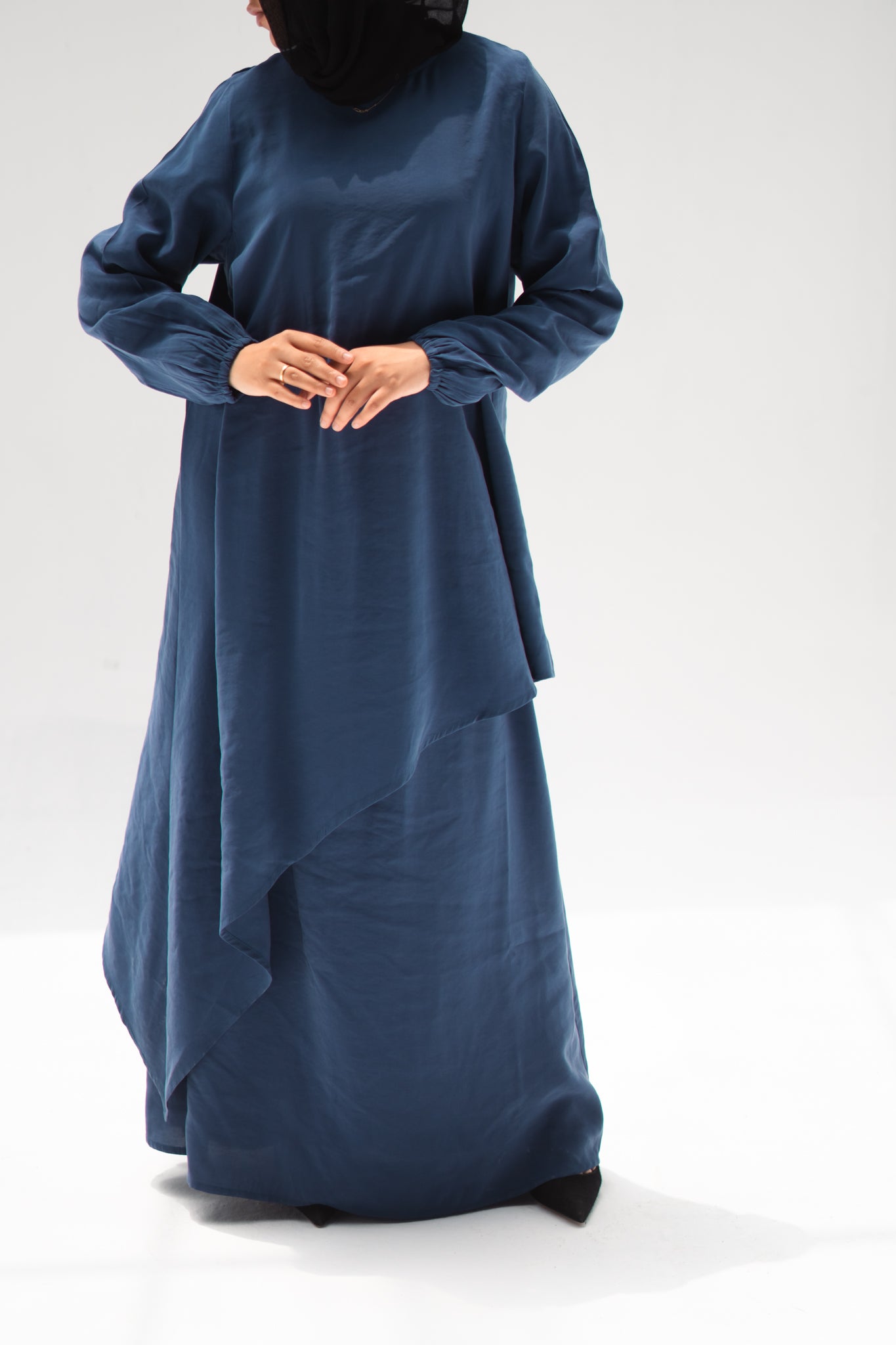 The Asymmetrical Set in Blue