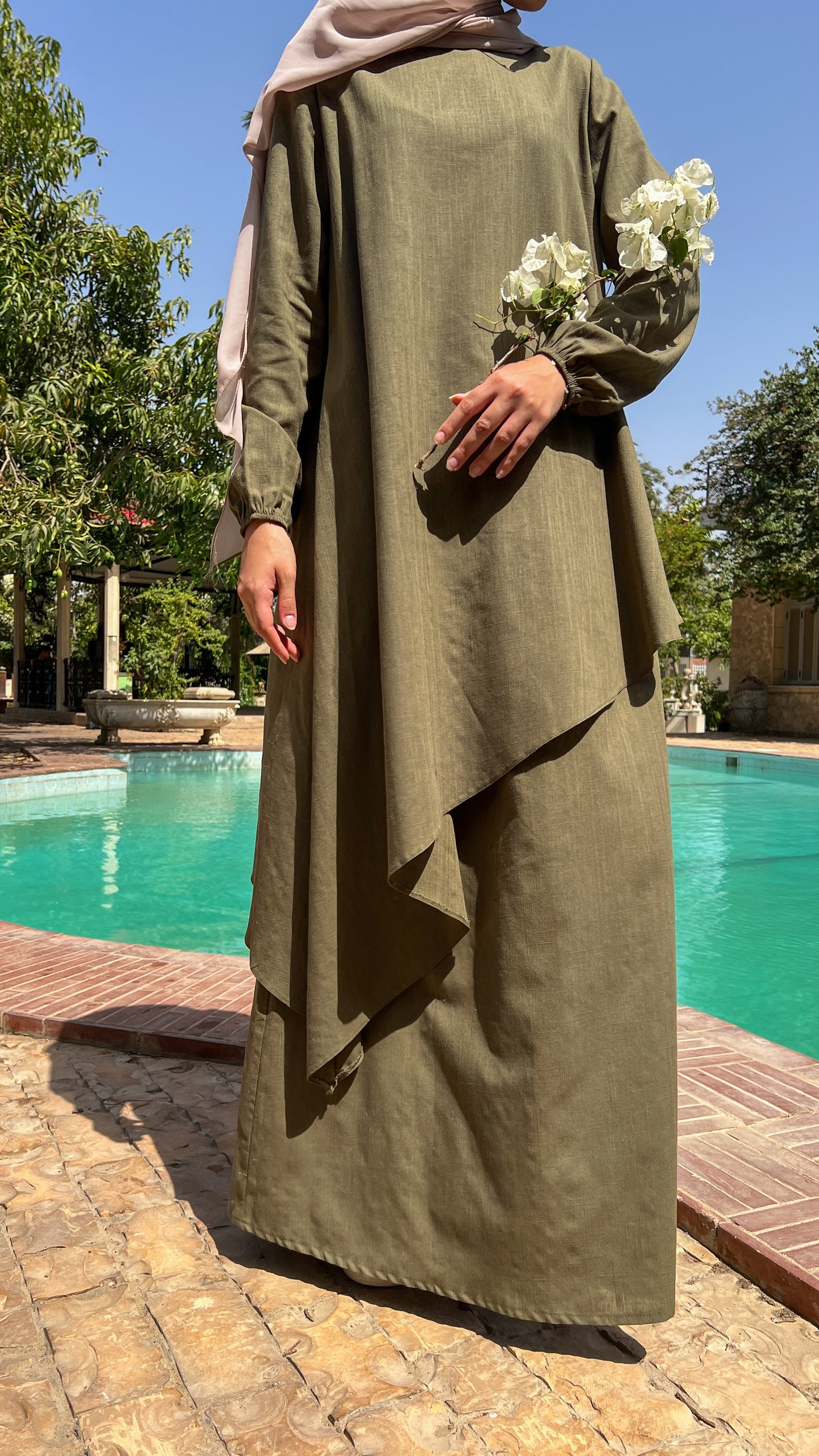 Dora asymmetrical set in Olive