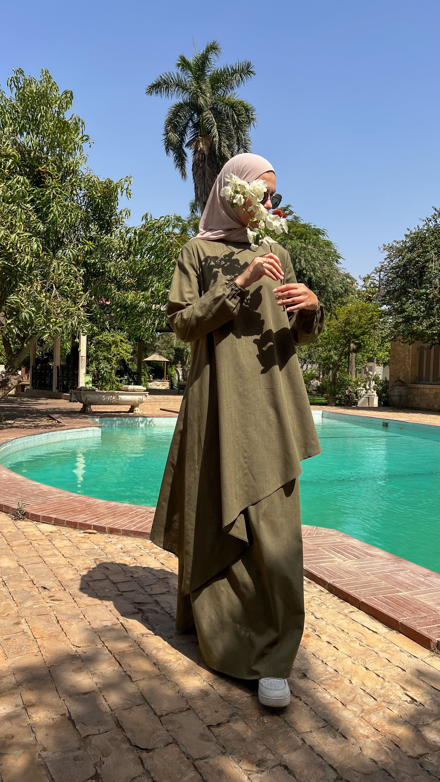 Dora asymmetrical set in Olive