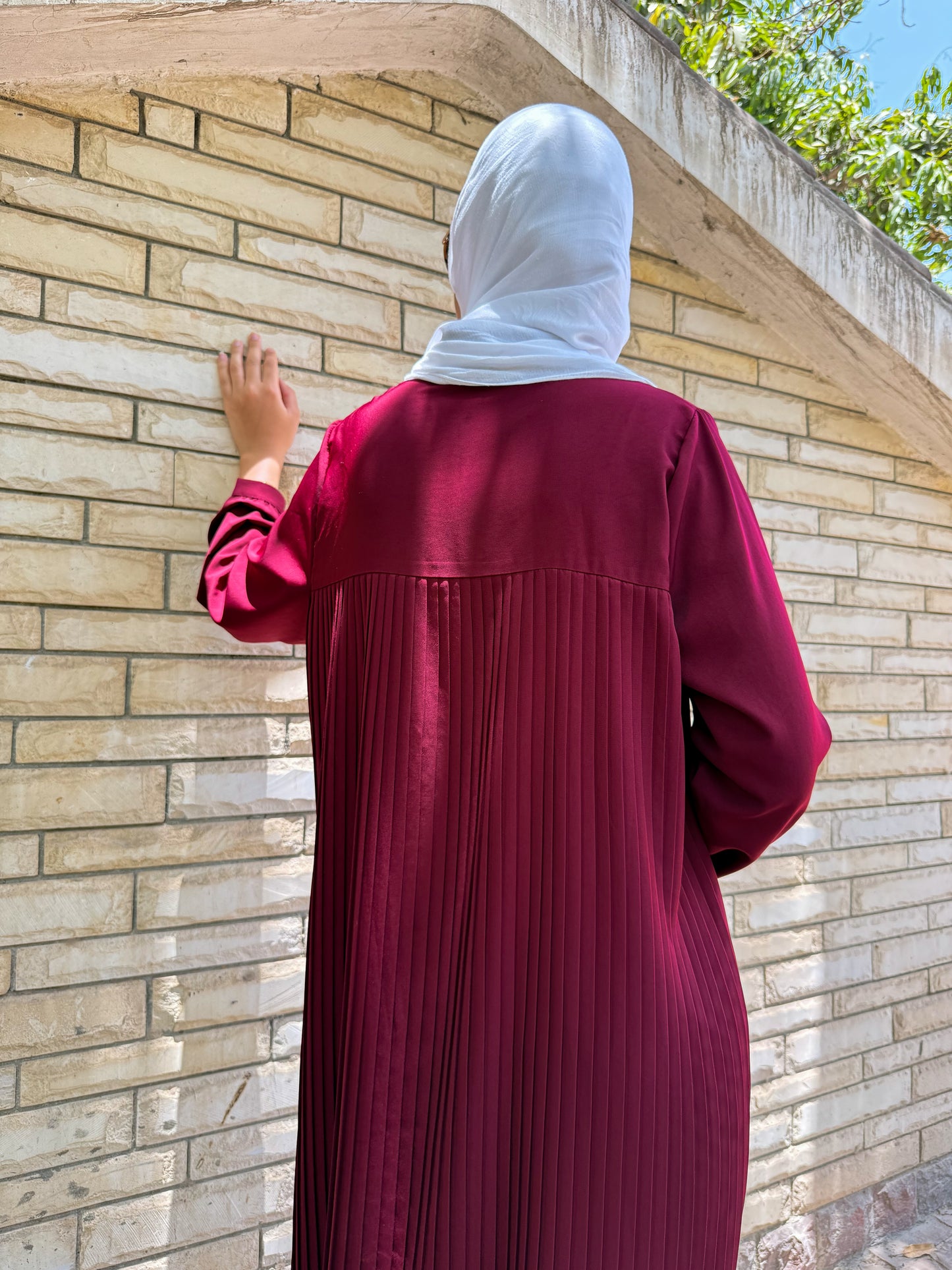 The Back pleated shirt dress in Burgundy
