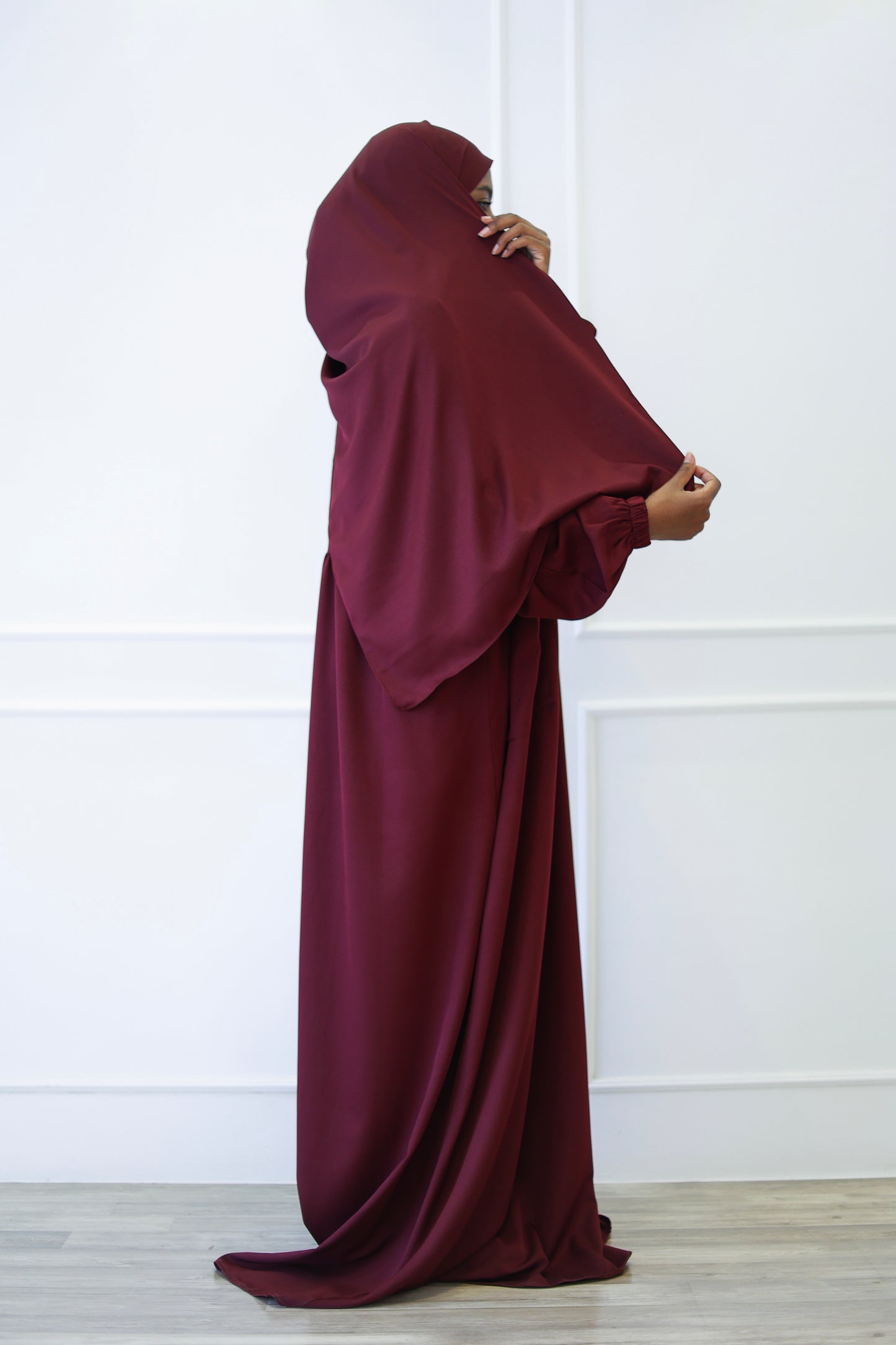 Musk Burgundy Prayer Isdal