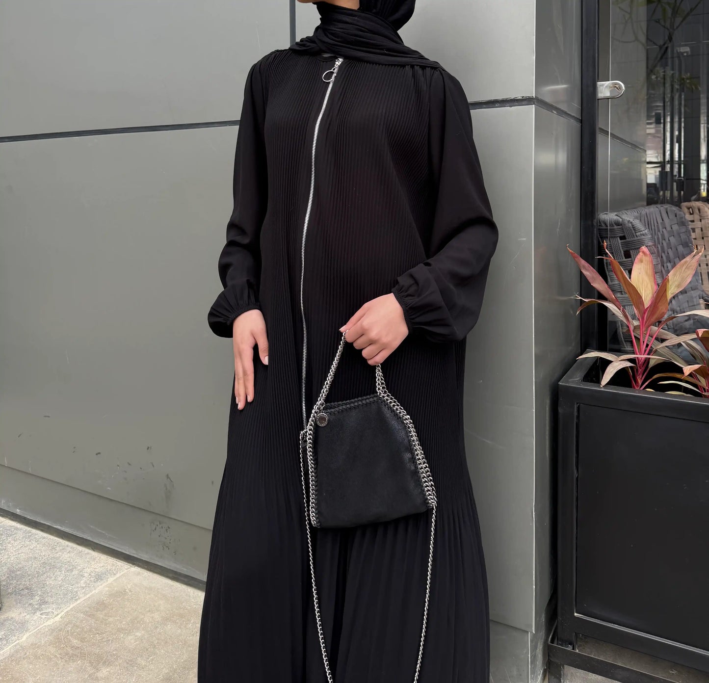 Fully Pleated Zipper Abaya