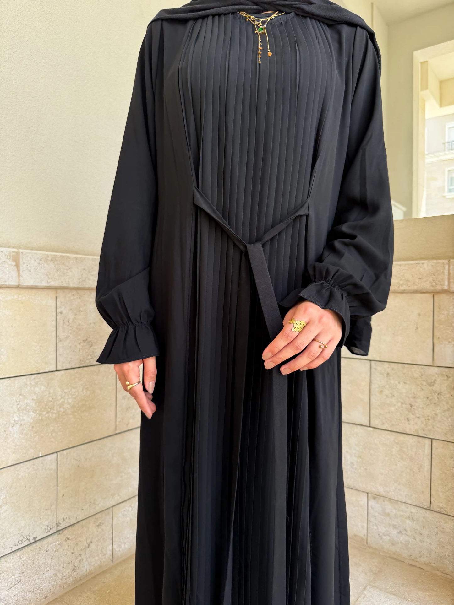 Middle Pleated Abaya