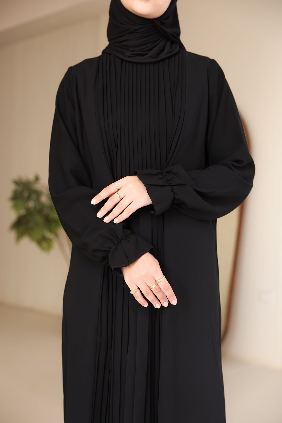 Middle Pleated Abaya