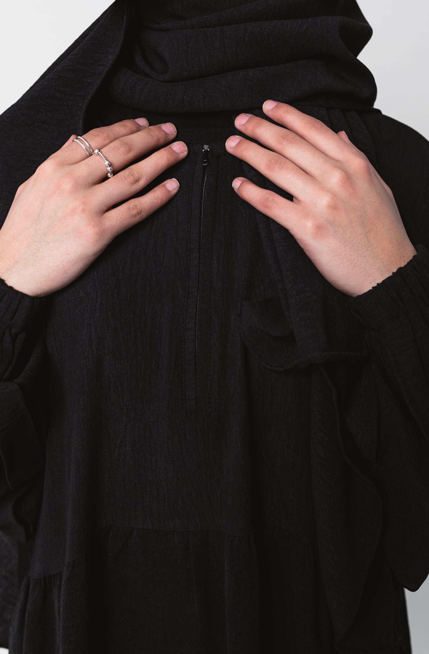 Plain Black Isdal