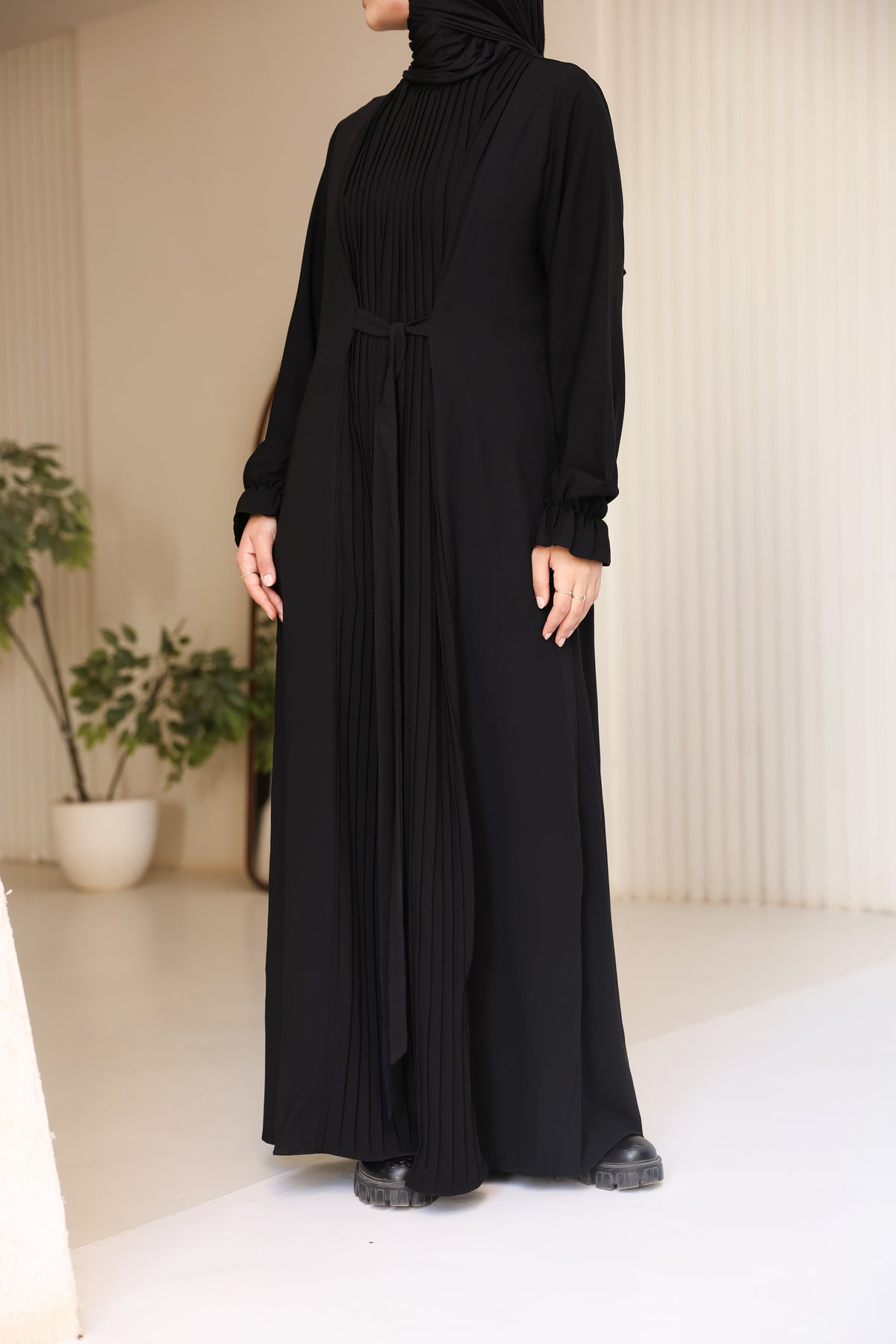 Middle Pleated Abaya