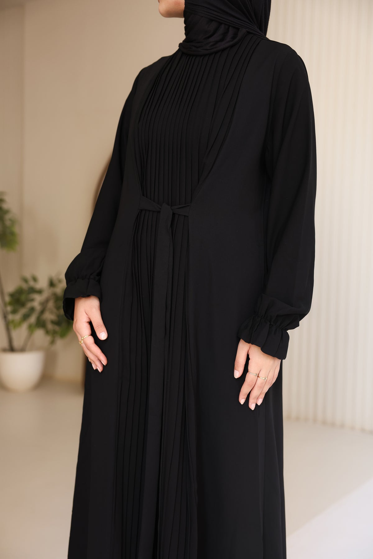 Middle Pleated Abaya