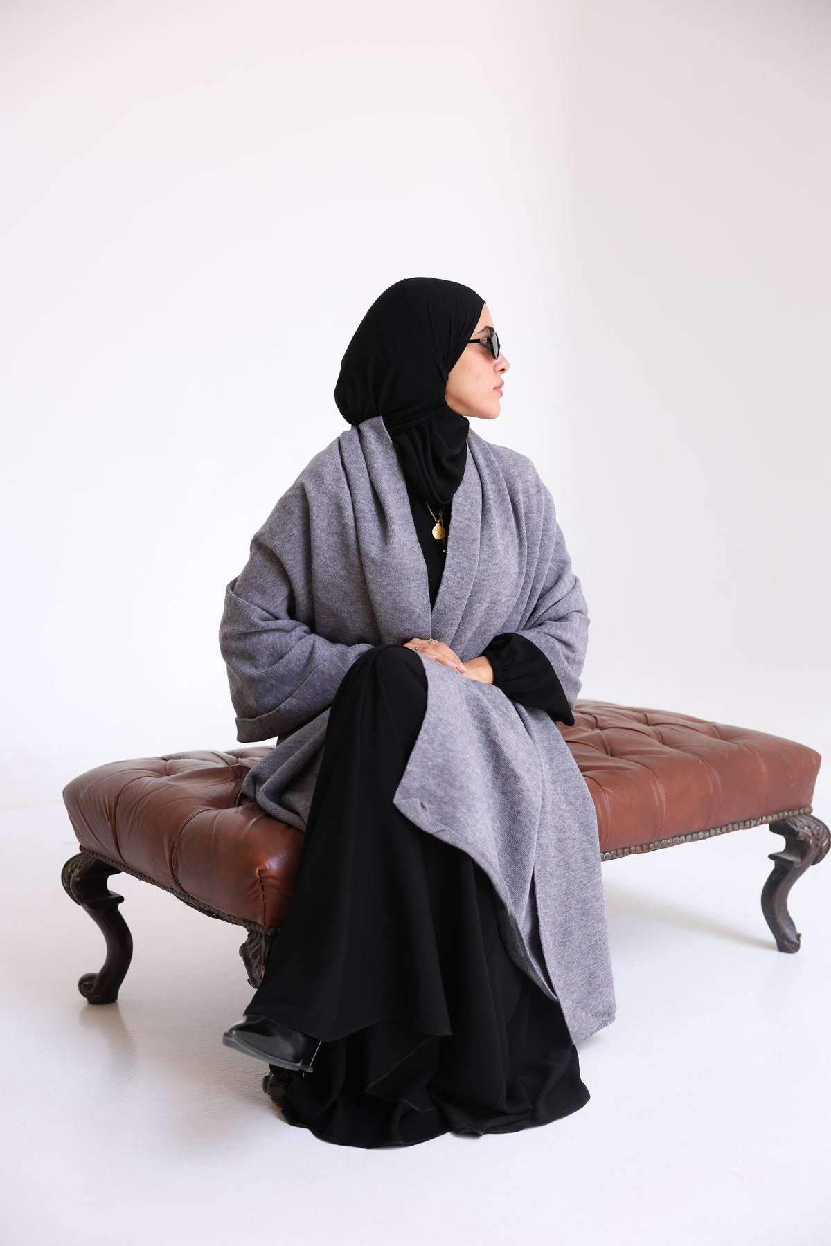 The Knitted Scarf in Grey