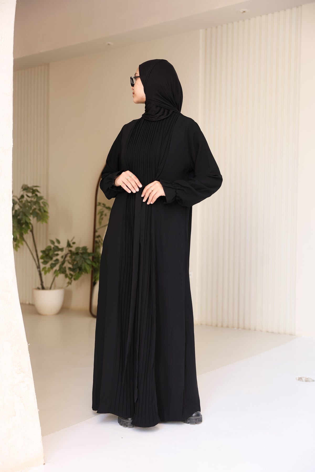 Middle Pleated Abaya