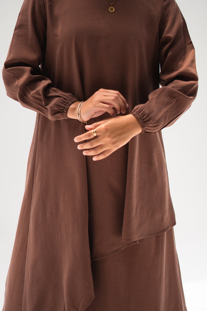 The Asymmetrical Set in Light Brown