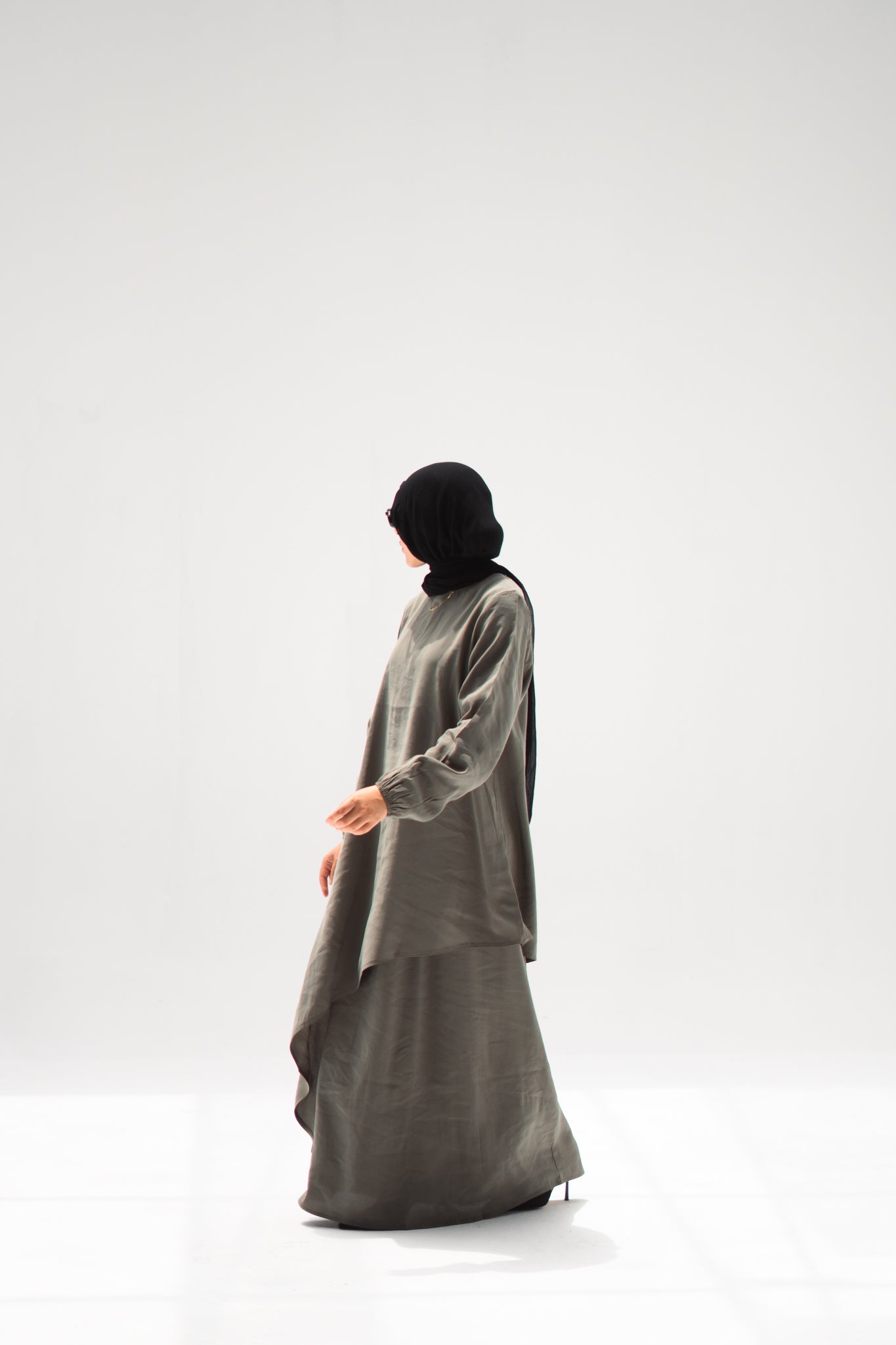 The Asymmetrical Set in Olive