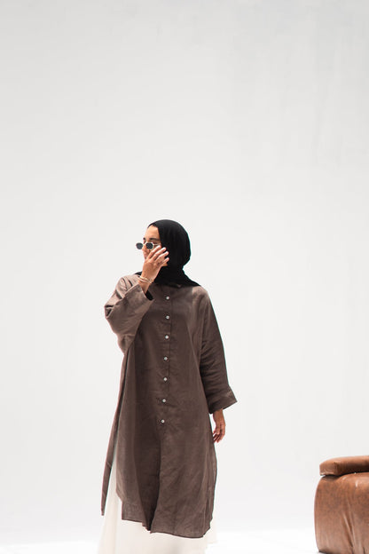 The Pure Linen Shirt in Dark Brown