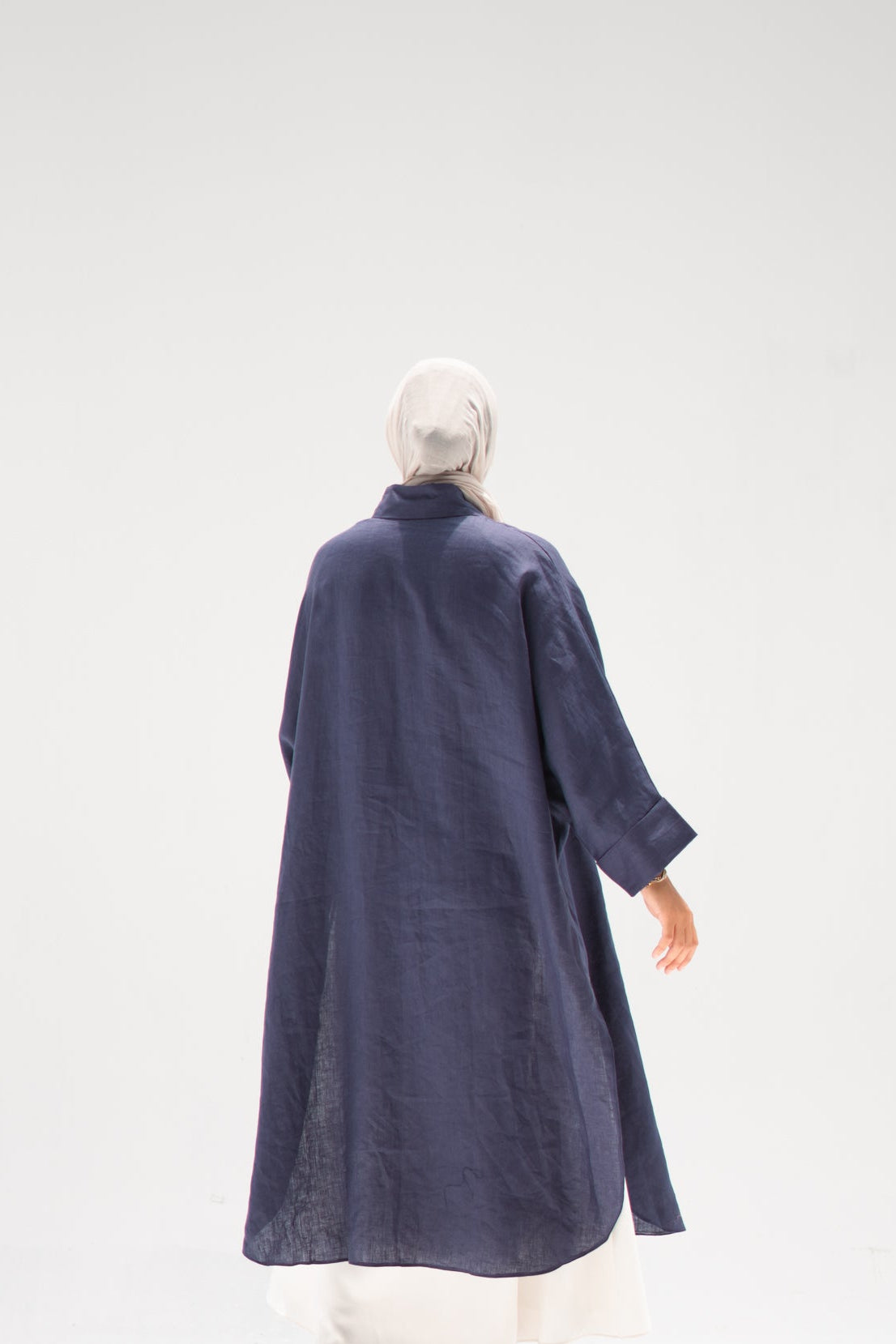 The Pure Linen Shirt in Navy