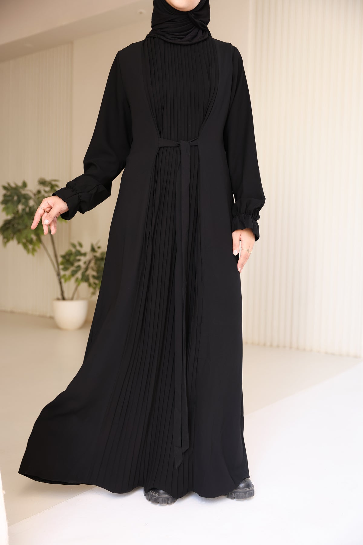 Middle Pleated Abaya