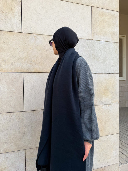 The Knitted Scarf in Black