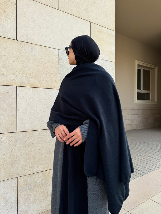 The Knitted Scarf in Black