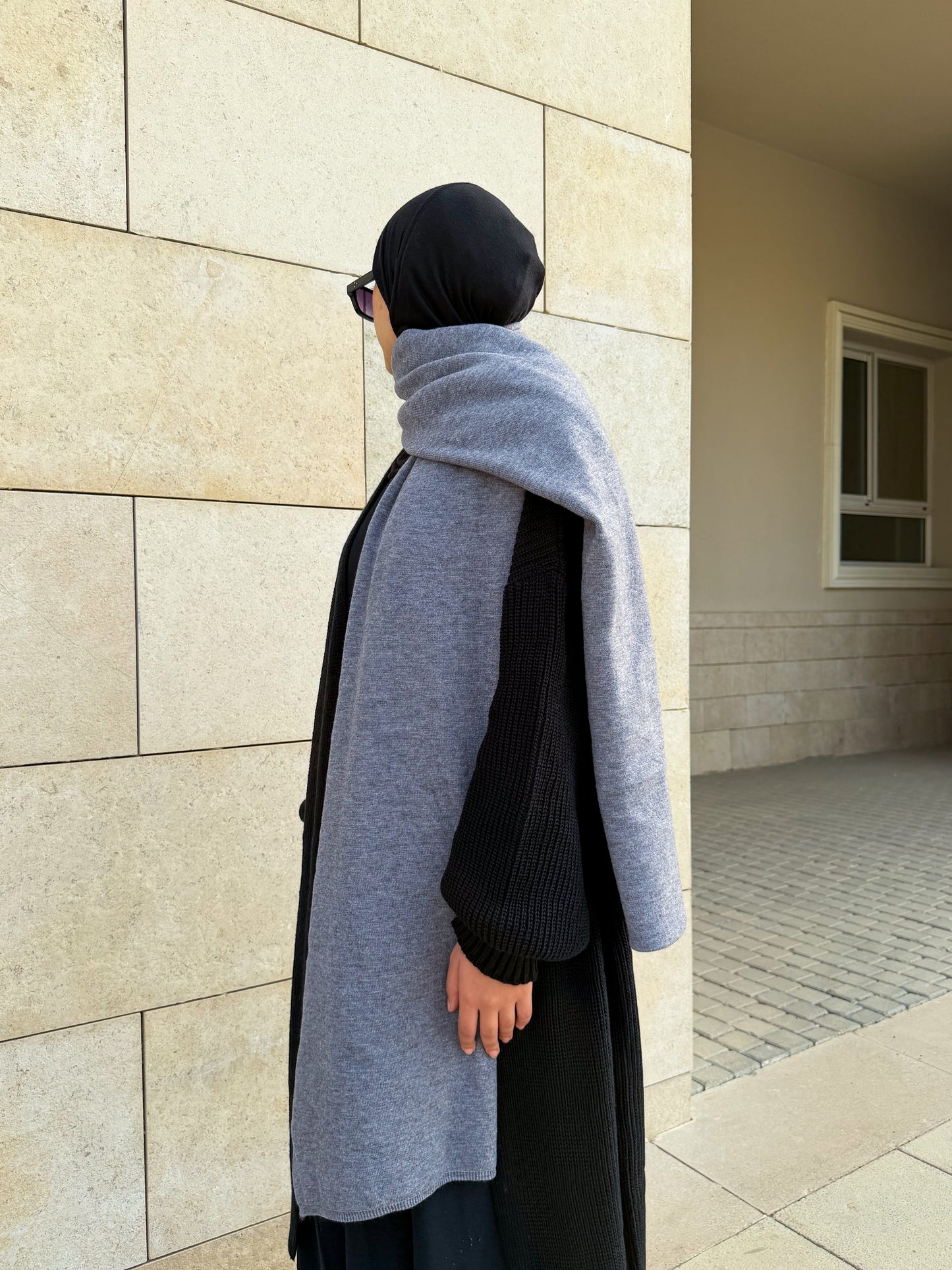 The Knitted Scarf in Grey