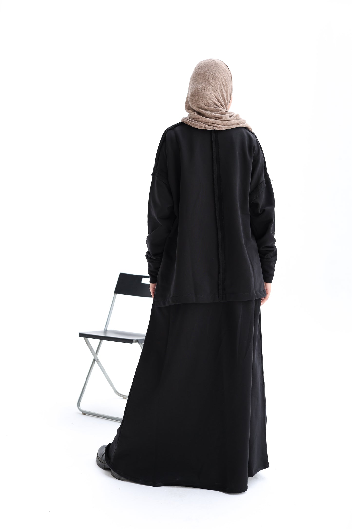 Naila Milton Set in Black